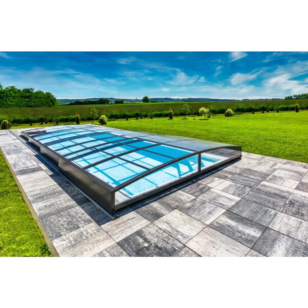 Pooltak Sydney i blåtonat glas med slank metallram för bygga pool